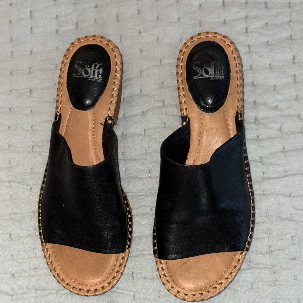 Sofft Black and Tan Leather Mules